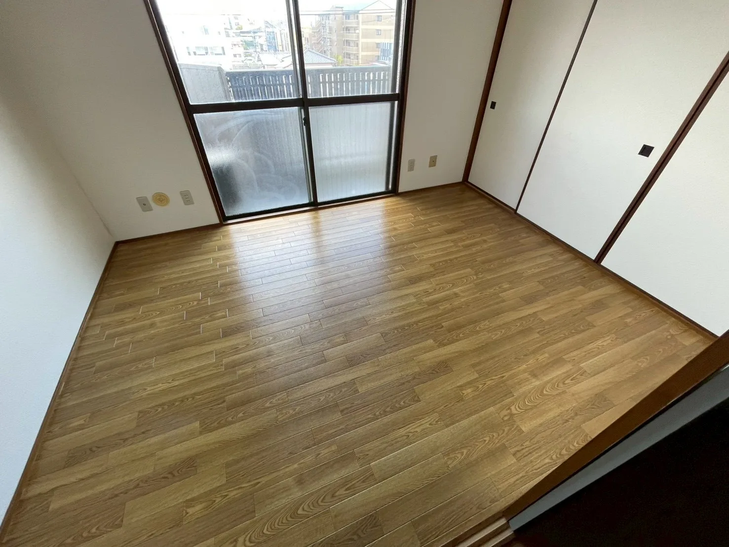 賃貸マンション 和室から洋室リフォームの施工写真