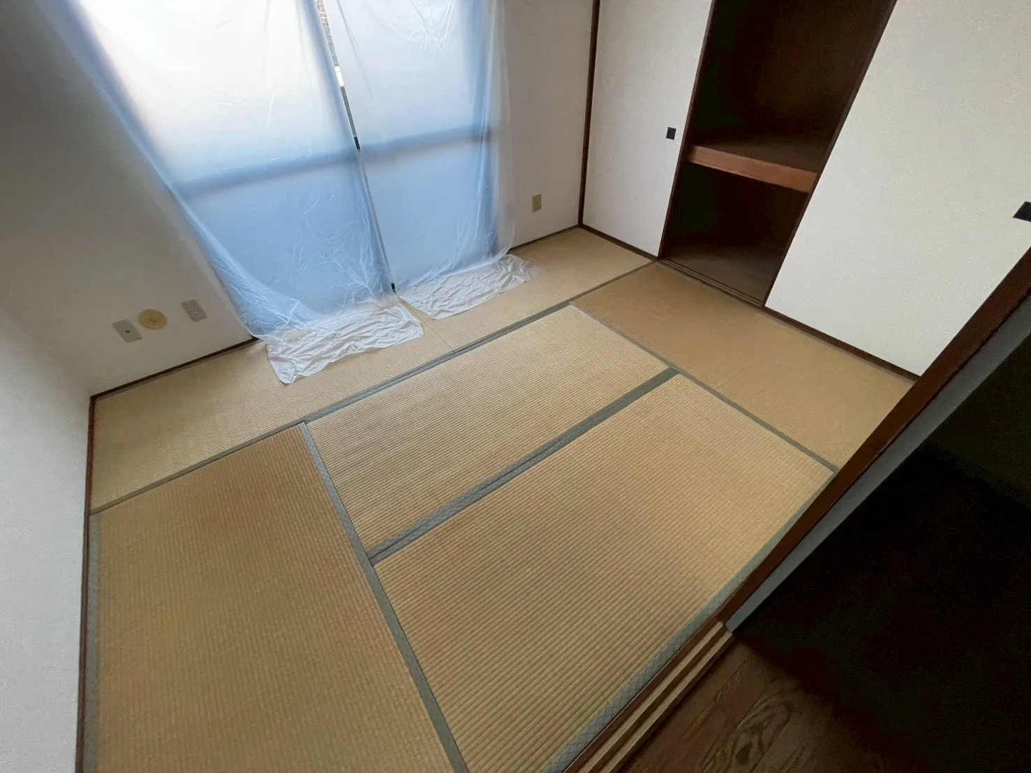 賃貸マンション 和室から洋室リフォームの施工写真